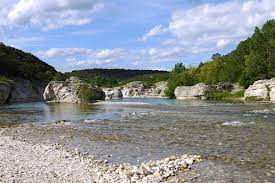 Location de voiture dans l'agence rent a car bagnols sur ceze. Les Cascades Du Sautadet A La Roque Sur Ceze Photos Horizon Provence