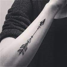 40 Cool Arrow Tattoo Designs Tattoos Tattoos For Guys Trendy Tattoos