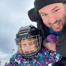 VIDEO: Vaughan staff member salts skating rink for COVID-19 lockdown