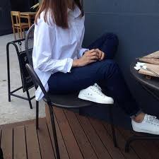 Shirt Jeans White Sneakers White Sneakers Outfit Casual White Sneakers Fashion
