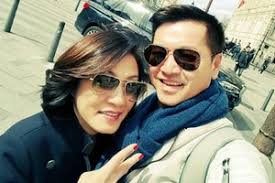 Lại thêm một cặp đôi showbiz Việt ly hôn sau hơn 20 năm làm vợ chồng? |