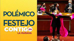 Así celebró pamela jiles la aprobación del retiro del 10% de las afp por yessenia márquez. Pamela Jiles Corriendo Como Naruto Youtube