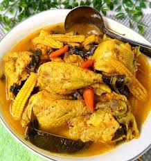Ditambah lagi, aroma lempah kuning yang berasal dari racikan bumbu bawang, cabai, terasi bangka, asam jawa, kunyit, laos serta daun kedondong ini memancing selera makan. Ayam Lempah Kuning Daun Kedondong Oleh Resep Ayam Laziz Facebook
