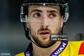 198 photos et images haute résolution de Red Bull Munich V Krefeld Pinguine  German Ice Hockey League