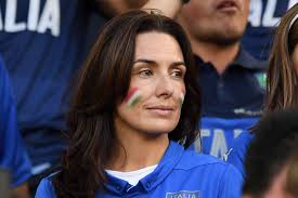 Antonio conte e i suoi capelli, tutto quello che devi sapere sul trapianto di antonio conte e suoi suoi nuovi capelli. Chi E Elisabetta Muscarello Moglie Di Antonio Conte Biografia E Curiosita