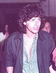 Mit dem album questo piccolo grande amore (1972) und dem gleichnamigen titelsong setzte ein bis heute anhaltender erfolg ein; Claudio Baglioni Wikipedia