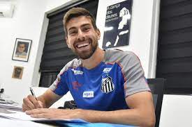 O jogador foi anunciado como novo reforço do olympique de marselha, da frança, e saiu do peixe após três anos com a camisa alvinegra. Santos Oficializa A Contratacao Do Zagueiro Luan Peres Gazeta Esportiva
