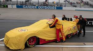 The green flag for monday's nascar below is the remaining schedule for the 2021 nascar cup series regular season and playoffs, beginning with monday's race at bristol motor speedway. Nascar Cup Series Race At Dover Postponed To Monday Sportsnet Ca