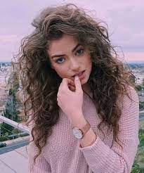 17 Luminous Long Curly Hairstyles For Women To Try This Year Styles Prime Curly Hair Styles Naturally Curly Girl Hairstyles Curly Hair Styles
