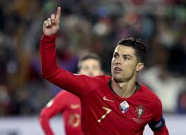 Είμαι τόσο υπερήφανος που διάβασα αυτές τις λέξεις από ένα είδωλο, όπως εσύ. Exete Dei Ta Mallia Toy Kristiano Ronalnto En Mesw Karantinas