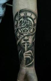 Si vous faites votre première œuvre d'art corporel ou si vous n'êtes pas sûr de votre tolérance à la douleur, un petit tatouage est fait pour vous. Idee Tatouage Homme 20 Tatouages Homme Tendance Sur Pinterest Tatouage D Horloge Tatouage Horloge Idee Tatouage Homme
