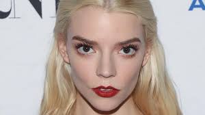 ANYA TAYLOR JOY , HER FACE SCARES TF OUT OF ME. AM I THE ONLY ONE ? Rate  her 👀 : r/VindictaRateCelebs