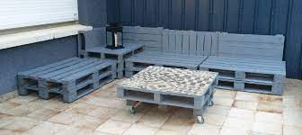 une banquette lounge en palettes diy iddiy interior design et diy palette terrasse salon de jard salon de jardin palettes banquette palette palette diy