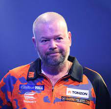 Nicknamed barney, although originally known as the man, he is one of the most successful darts players in history. Nach Dem Letzten Dart Bricht Raymond Van Barneveld Plotzlich Zusammen Welt