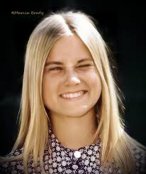 Who is more popular, Susan Dey or Maureen McCormick?