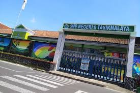 Berikut ini adalah detail data sman 6 tasikmalaya 5 Fakta Di Balik Kematian Siswi Smp Di Gorong Gorong Sekolah Kecurigaan Ibu Hingga Sempat Menghilang Halaman All Kompas Com