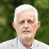 PREDSTAVITEV PREDAVATELJEV