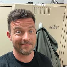 Who is Delbert Pettit's brother?