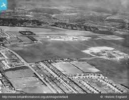 The airfield was not used at this time for commercial traffic (that remained at croydon airport). Croydon Aerodrome And Environs South Beddington 1928 Historique