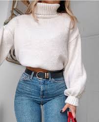 Black And Gold Sweater Dames White Oversized Sweater And Highwaist Jins With A Black Gold Belt Hope You Like It Tarz Moda Stil Kiyafetler Moda Kombinleri