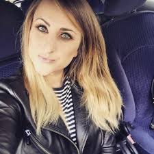 Justine King's Instagram, Twitter & Facebook