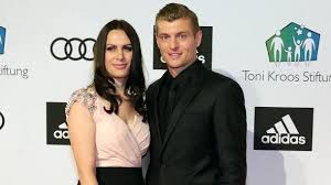 Maybe you would like to learn more about one of these? Toni Kroos Zeigt Seine Wunderschone Frau