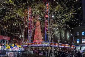 Radio city is a national radio station based in liverpool, owned by bauer radio as well as its sister stations greatest hits radio, radio city talk. Eroffnungstag Der Radio City Music Hall In New York 27 Dezember