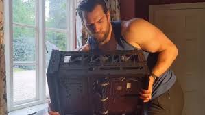 And that was the intention with that. Witcher Star Henry Cavill Wird Mit Selbstbau Pc Zum Twitter Trend