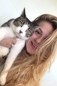 Missing cat near Oakdale Middle School?