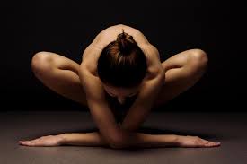 Tantra is the name given by scholars to a style of meditation and ritual which arose in india no later than the fifth century ad. Tantra Yoga So Haben Wir Mehr Vom Sex Brigitte De