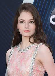 Mackenzie Foy nudes | GLAMOURHOUND.COM