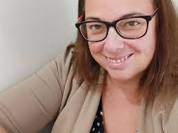 Mary Seely's Instagram, Twitter & Facebook