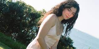 Lorde returned earlier this month with solar power, her first new single since the release of melodrama in 2017, and now she's revealed a slew of details about her next album. Xp7ycm Mjhtgtm