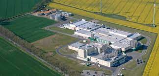 Complex quality standards stipulate optimal managerial reliability. Standorte Dmk Group