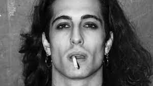 Tutto sulla vita privata del frontman e della bassista, che si sono raccontati in. Chi E Damiano David Dei Maneskin Eta Fidanzata E Curiosita