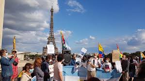 The area around paris was originally known as francia, from which the name of france was derived. Ciudadanos Argentinos Residentes En Francia Repudian La Presencia De Macri En Paris Telam Agencia Nacional De Noticias