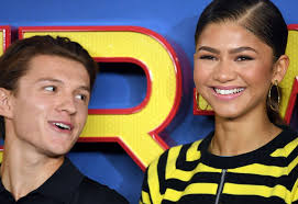 After years of denying it, the paps caught their offscreen romance while the couple indulged in a passionate makeout session in los angeles. Tom Holland S Fans Are Begging Him To Date Zendaya After His Birthday Tribute To Her