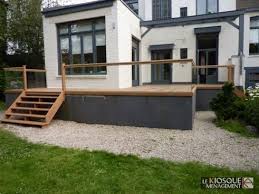 Terrasse Bois En Hauteur Avec Garde Corps Et Escalier Le Kiosque Amenagement Terrasse Bois En Hauteur Avec Garde Corps E Holzterrasse Terrasse Bauen Terrasse