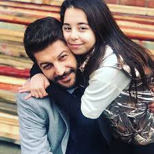 Dizi oyuncusu serhat teoman hayatı. Serhat Teoman Fan Sto Instagram Kavusanlarda Bugun Setleri Ayni Yerde Olunca Serhatteoman Berengokyildiz Berengokyildiz Fotos Videos Actores Fotos