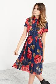 Such A Pretty Floral Pint The Charlie Dress By Reformation Womensfahion Nattygal Fashion Pretty Outfits Pretty Dresses
