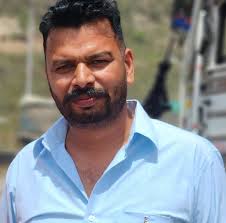 ਜੇ ਯਾਰ ਮੇਰੇ ਨਾਲ ਗੁੱਸੇ ਨੇ ਕੋਈ ਕਮੀਂ ਮੇਰੇ ਵਿੱਚ ਹੋਵੇਗੀ ਜਿਹਨਾਂ ਉੱਤੇ ਚਿਰ ਦਾ ਸੀ  ਇਤਬਾਰ ਮੇਰੇ ਨਾਲ ਗੁੱਸੇ ਨੇ ਕੋਈ ਕਮੀਂ ਮੇਰੇ ਵਿੱਚ ਹੋਵੇਗੀ , ਕੋਈ ਕਮੀਂ ਮੇਰੇ ...