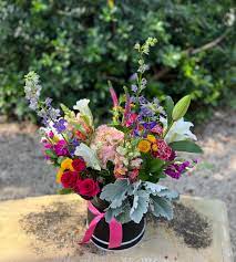 The Rainflorist Hatbox in Cooper City, FL | Flowers from the Rainflorist