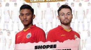 Persija jakarta home jersey 2020 mulai di musim ini persija jakarta bekerjasama. Gandeng Apparel Juara Jersey Anyar Persija Jakarta Dibanderol Rp 700 Ribu Termahal Di Liga 1 Tribun Timur