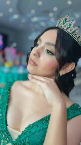 Arreglo de XV para el gran open house del salón las fuentes🌷, Con nuestra  hermosa modelo Vale ✨🍃, Makeup & Peinado: Julia Martell, Uñas: Blanca  Luna, Vestido: @misxvdreams_vestidos , Pregunta por ...