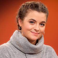 Posts of ronja forcher only. Der Bergdoktor Hort Ronja Forcher Als Lilli Gruber Auf Gala De