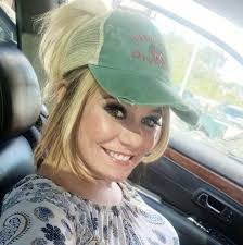 Brenda Ashton's Instagram, Twitter & Facebook