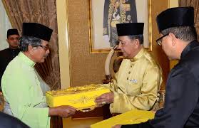 Maybe you would like to learn more about one of these? Sultan Kedah Terima Darjah Kebesaran Perak