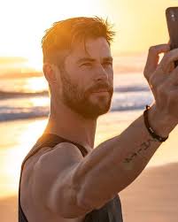 De acteur is anno 2021 bekend van thor, star trek, the avengers, blackhat, in the heart of the sea. Pin By Shahd Abdelrahim On Chris Hemsworth Chris Hemsworth Thor Chris Hemsworth Hemsworth