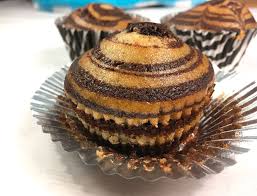 Peut Etre Avez Vous Deja Essaye De Realiser Un Gateau Zebre Ou Zebra Cake Ici Je Vous Propose Une Version Mini Avec D Dessert Recette Muffin Gateaux Zebre