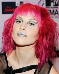 Hayley Williams From Paramore With Pink Hair And Silver Makeup Hayley Williams Pink Hair Wavy Hair